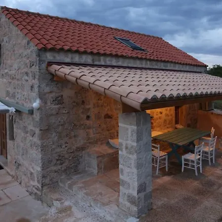 Stonehome Pojata וילה Mocici