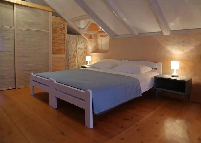 Stonehome Pojata Villa *